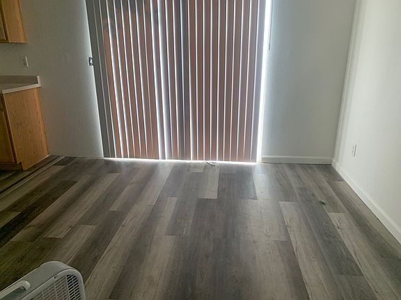 4th image of 720 Sunny Ln Unit D
