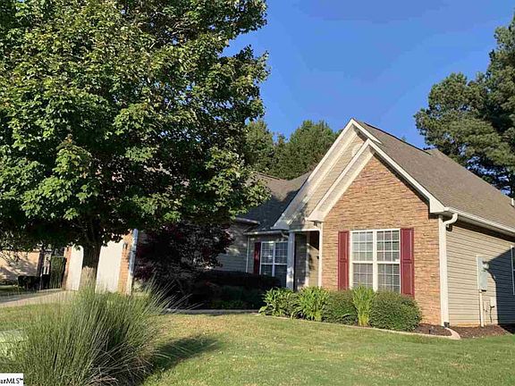 2nd image of 14 Hanging Moss Ln