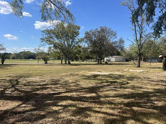 3rd image of 65 Rutledge Ln