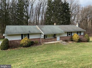 915 Scenic Dr, Mohnton, PA 19540