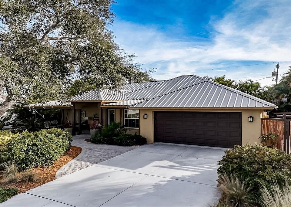 1st image of 419 VILLAS DRIVE