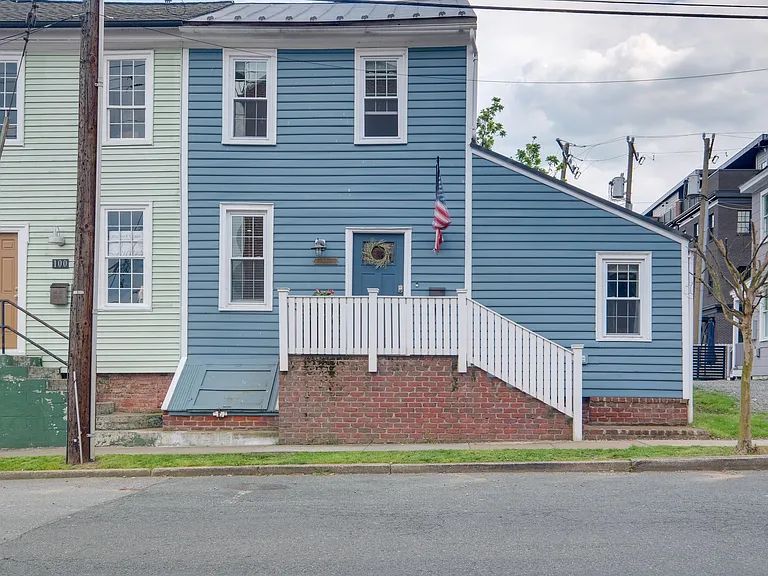102 Wolfe St — Photo 3
