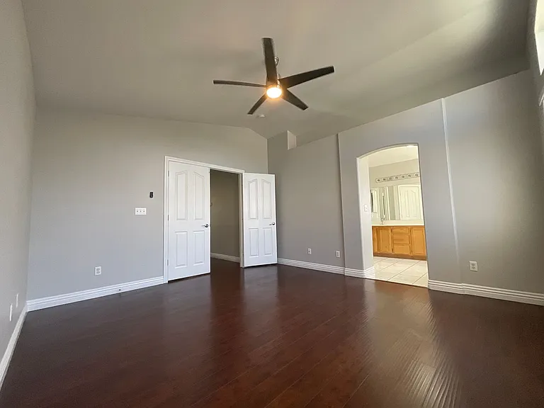 8313 Valleybreeze Ave — Photo 9
