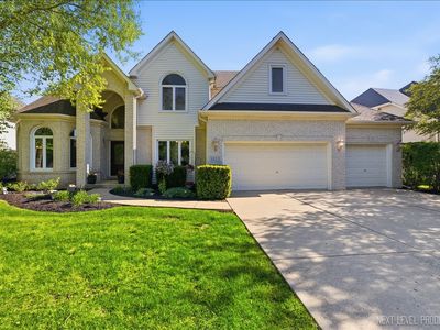 811 W Thornwood Dr, South Elgin, IL, 60177