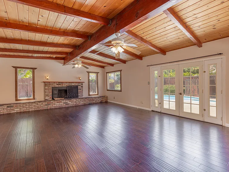 1005 Ayers Ave — Photo 5