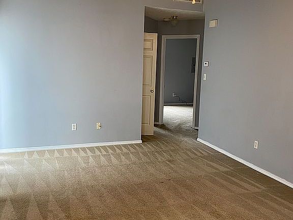 4th image of 2427 Southtown Blvd