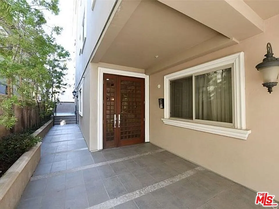 3 bed, 3.5 bath, 1650 sqft, $5,290 — Photo 3