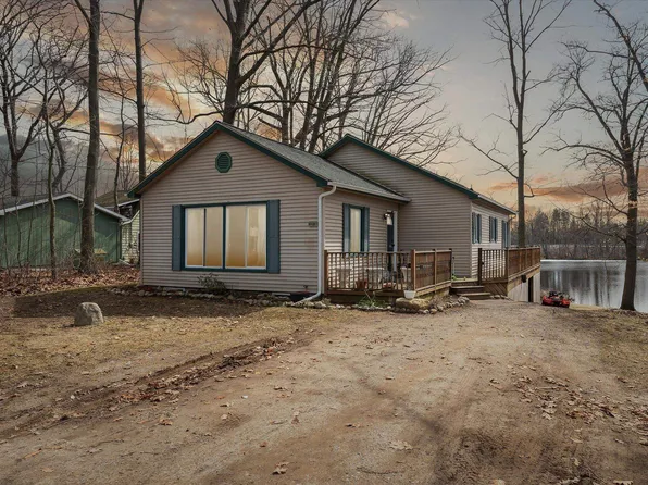 12178 Goudy Lake Rd, Otisville, MI 48463