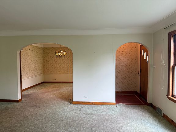 5th image of 1627 N 76th Ave