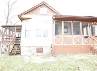 225 S 5th St, De Soto, MO 63020