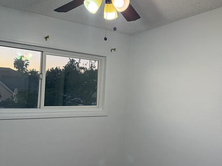 1054 E Salt Lake St #4 — Photo 12
