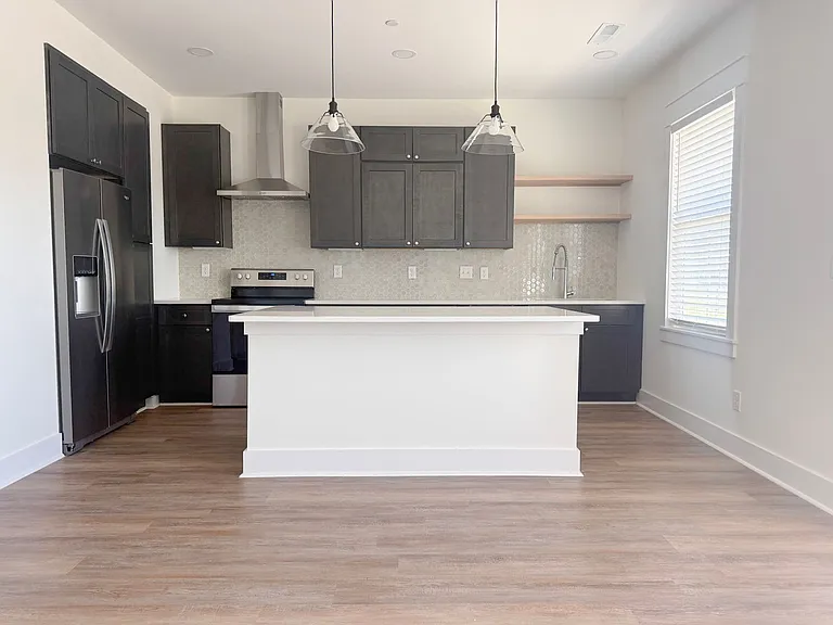 1389 Meridian St — Photo 9