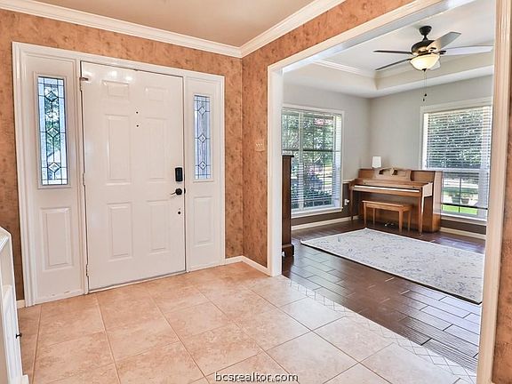 4th image of 4608 Oakmont Cir