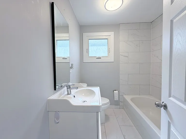 3 Bartlett St — Photo 10