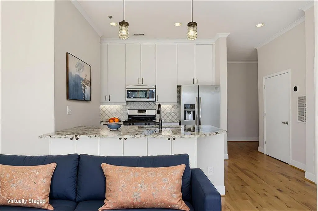 2 bed, 2.0 bath, 1050 sqft, $2,500 — Photo 4