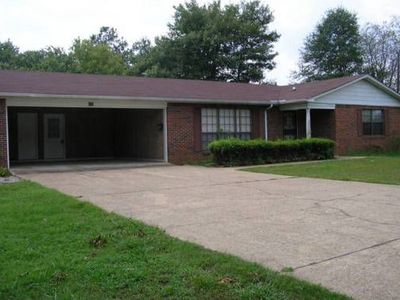 215 E Clayton St, Baldwyn, MS, 38824