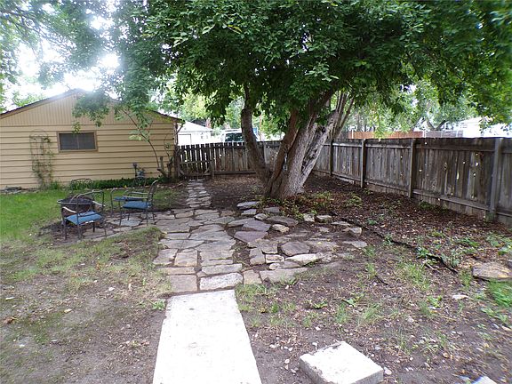 3rd image of 422 15th St S
