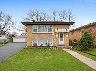 611 N Lullo Dr, Addison, IL 60101