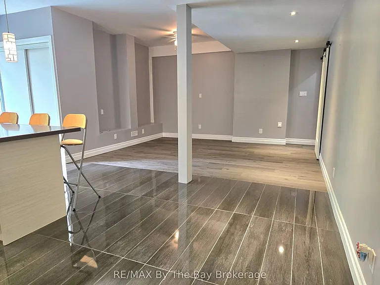 93 Allegra Dr #LOWER — Photo 10
