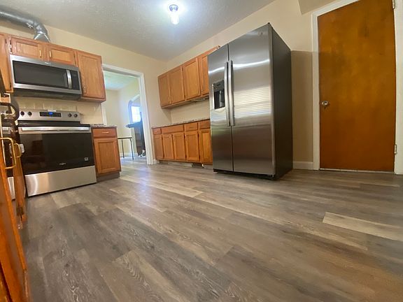 5th image of 1302 Riddle Ave