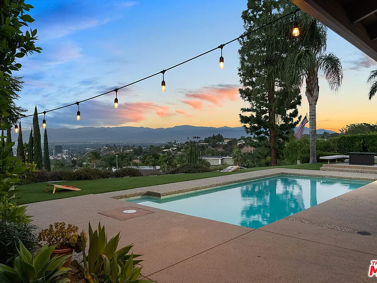 3235 Steven Dr — Photo 3