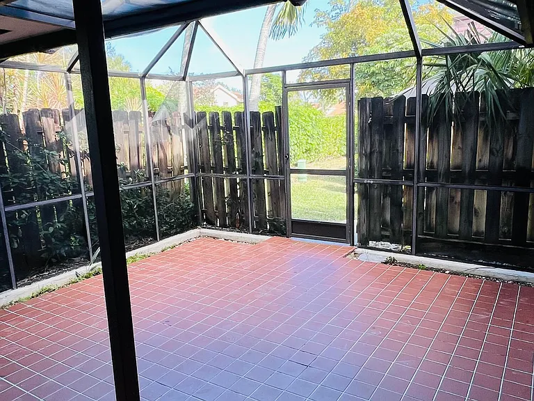7482 Courtyard Run E #E — Photo 3