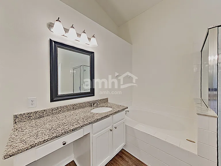 10311 Hunters Haven Blvd — Photo 11