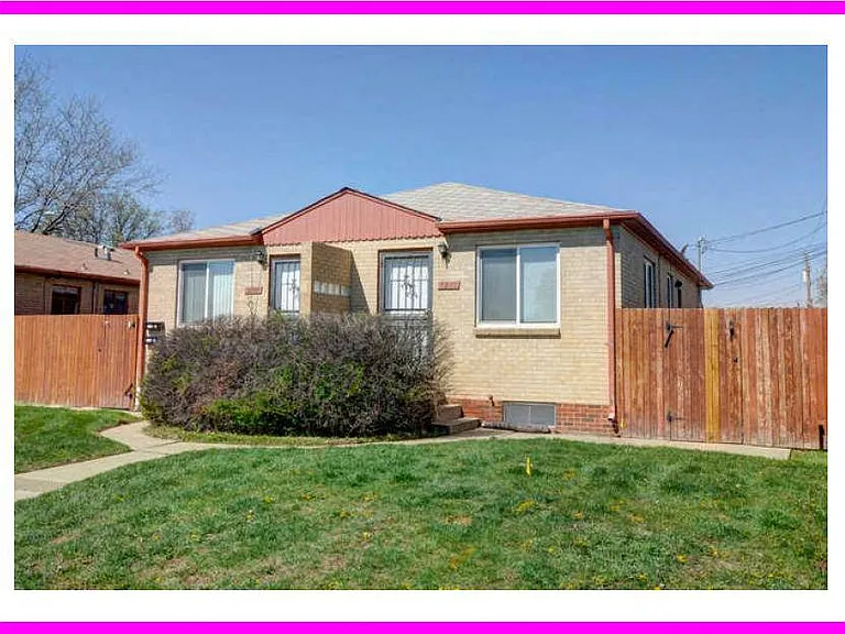 3205 Glencoe St — Photo 9