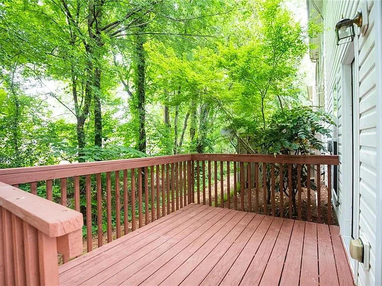 649 Kenridge Dr — Photo 32