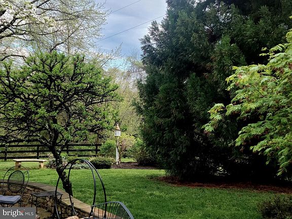 4th image of 5556 Merry Oaks Rd