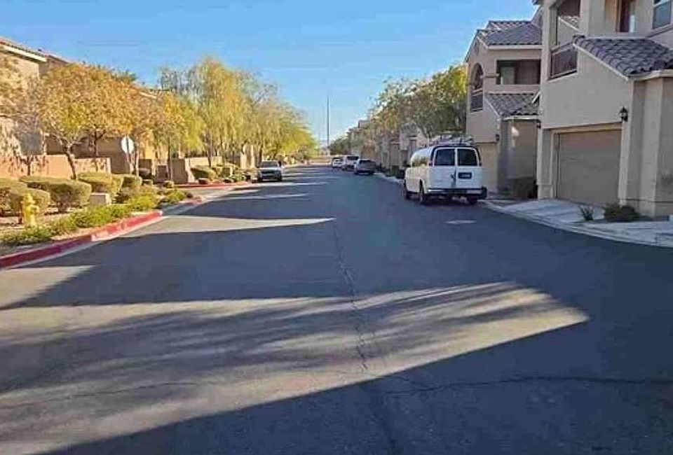 Exterior Neighborhood (street photo)