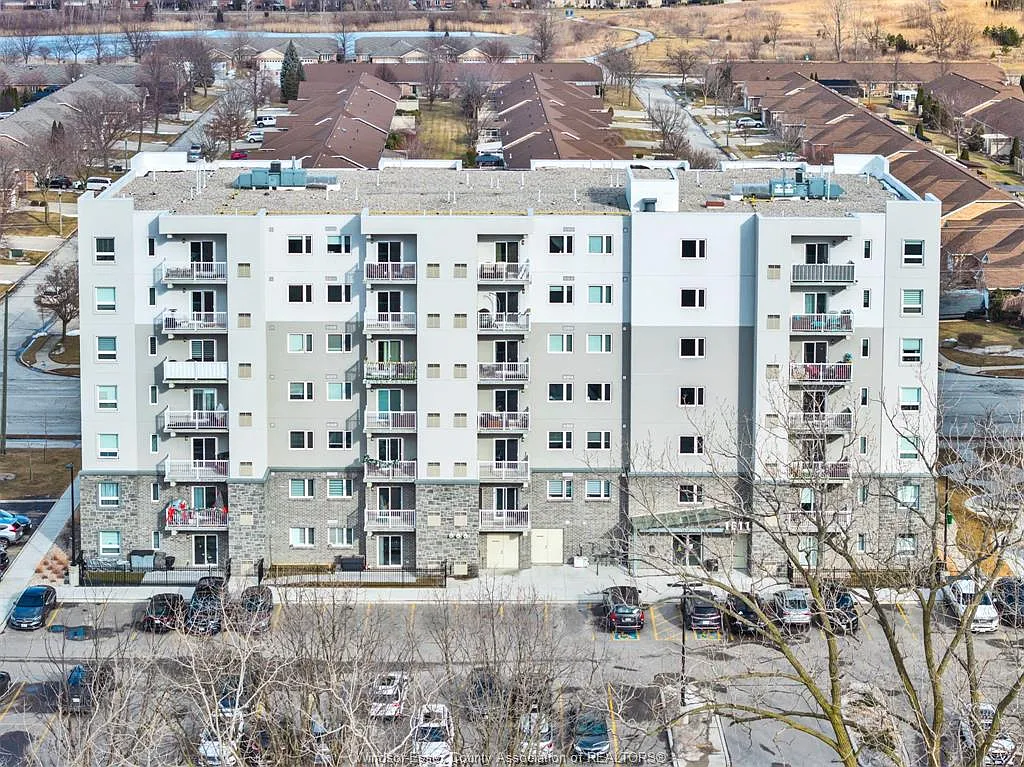 Building Photo - 1611 Banwell Rd #615