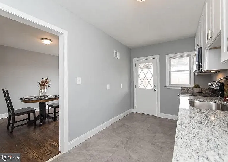 1224 Winston Ave — Photo 10