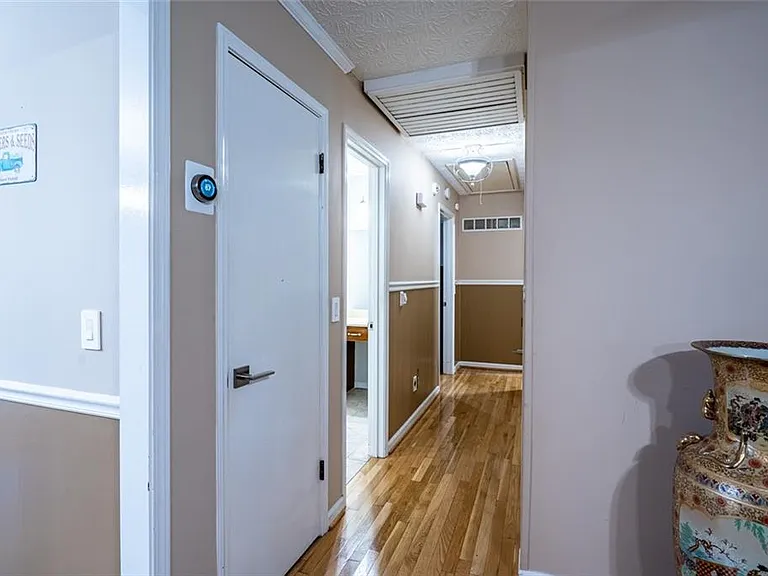 465 Dobbs Rd #B — Photo 16