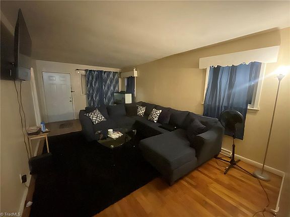 4th image of 1606 Lincoln St
