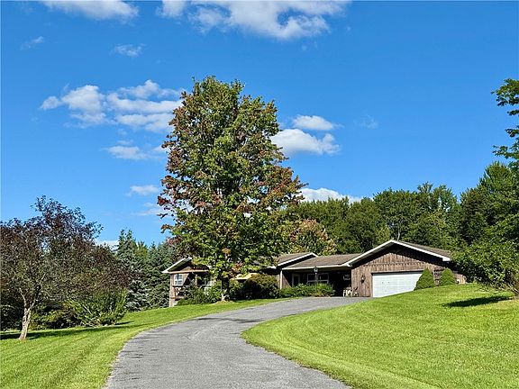 3rd image of 988 Swart Hollow Rd