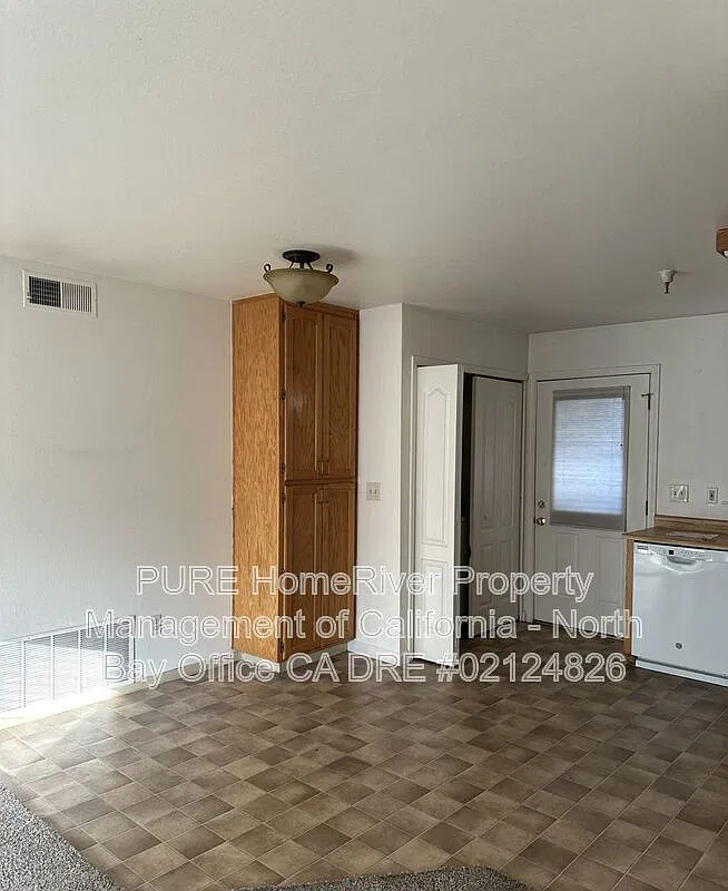 2 bed, 1.0 bath, $1,725 — Photo 4