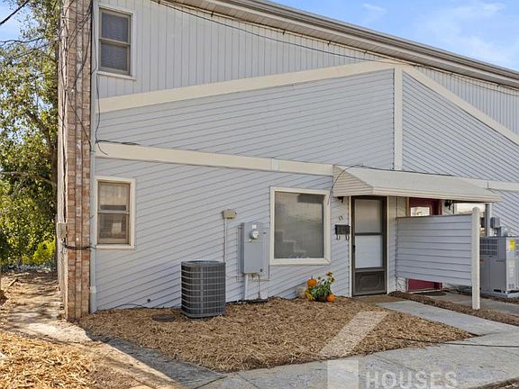 2nd image of 3706 E North St APT C8