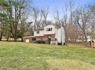 1284 N Ridge Rd, Shrub Oak, NY 10588