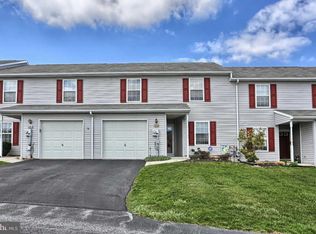 1085 Wooded Pond Dr, Harrisburg, PA 17111