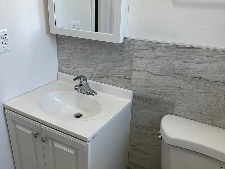 1302 Carol St — Photo 11