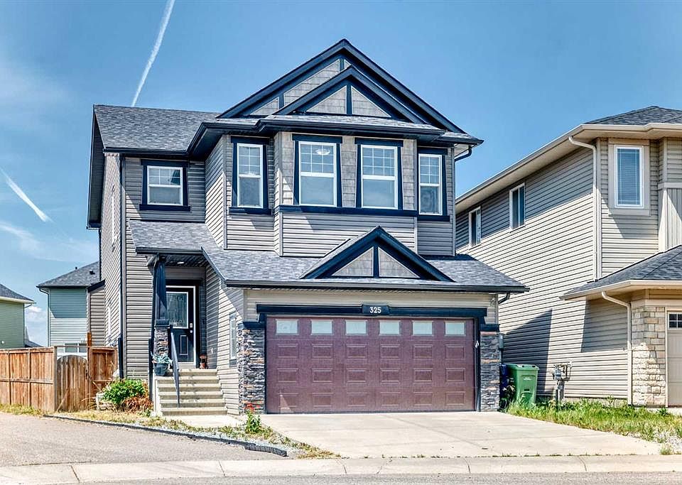 1st image of 325 E Evanspark Gdns NW