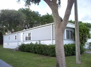 27 Plantation Blvd, Lake Worth, FL 33467