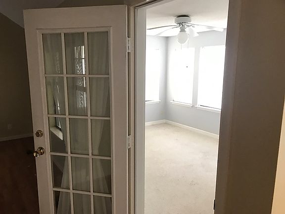 2nd image of 410 Greenwich Dr