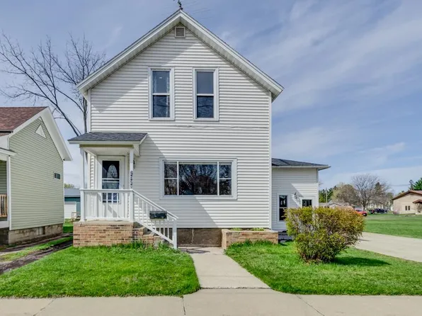 2528 Taylor St, Marinette, WI 54143
