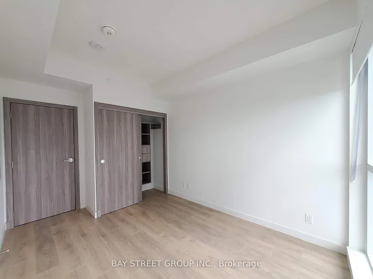 27 McMahon Dr #2209 — Photo 10