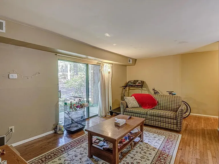 1208 Schaub Dr #C — Photo 9