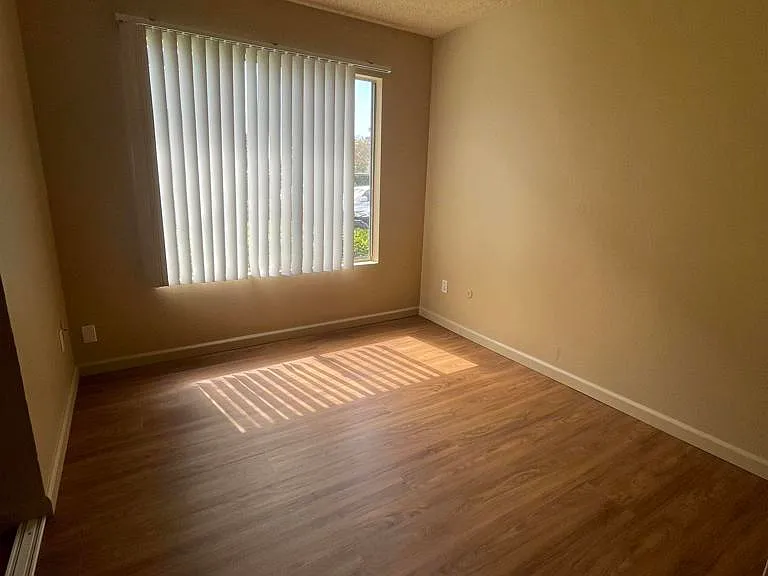 1729 Hollister St #15 — Photo 12