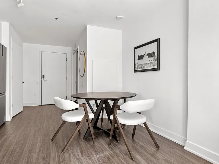 1354 Carling Ave — Photo 30