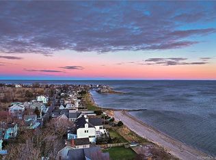 105 Pine Creek Ave, Fairfield, CT 06824